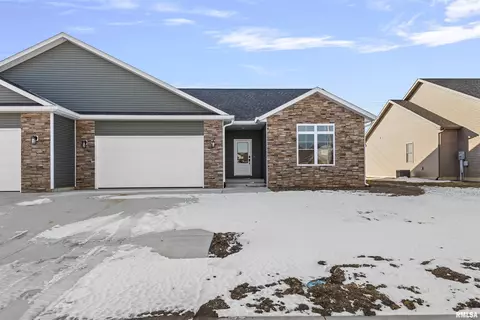 4505 Castle Pines Dr, Springfield, IL 62711