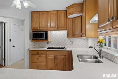 2124 Greenbriar Rd, Springfield, IL 62704 photo 21