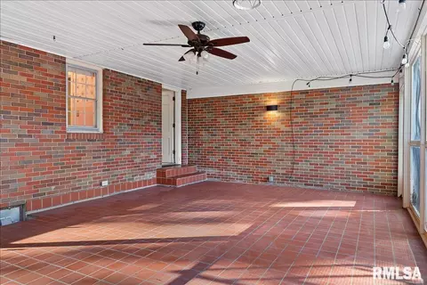 2124 Greenbriar Rd, Springfield, IL 62704 photo 32
