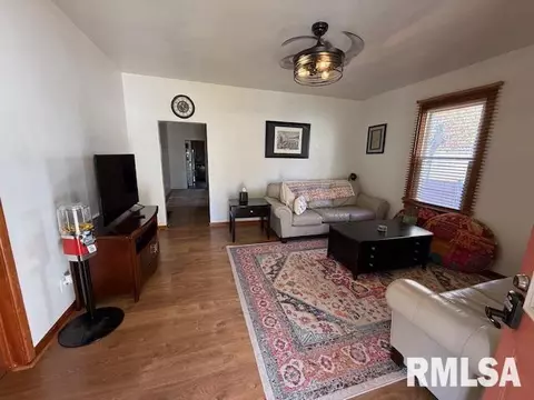2019 Elizabeth St, Springfield, IL 62702 photo 4