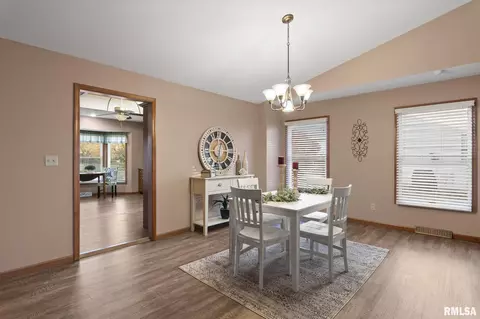 4116 Mcgregor Ln, Springfield, IL 62711 photo 6