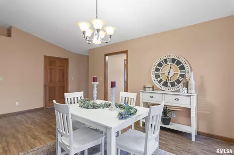 4116 Mcgregor Ln, Springfield, IL 62711 photo 9