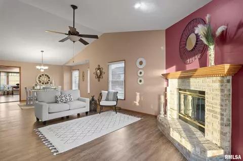 4116 Mcgregor Ln, Springfield, IL 62711 photo 4