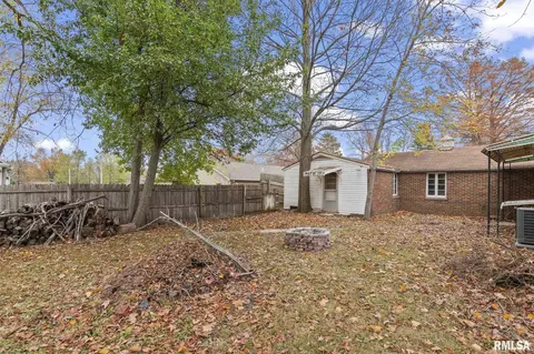 617 E Jefferson St, Riverton, IL 62561 photo 41