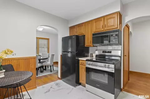 617 E Jefferson St, Riverton, IL 62561 photo 9