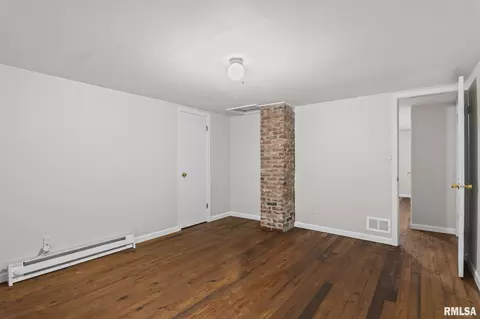 617 E Jefferson St, Riverton, IL 62561 photo 25