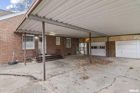 617 E Jefferson St, Riverton, IL 62561 photo 42