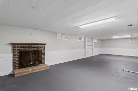 617 E Jefferson St, Riverton, IL 62561 photo 32