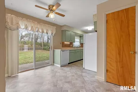 33 Coachlight Ct, Springfield, IL 62703 photo 6