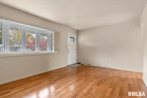 33 Coachlight Ct, Springfield, IL 62703 photo 3