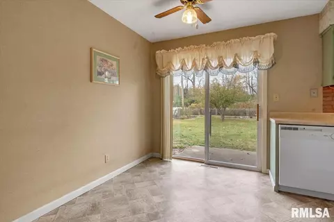 33 Coachlight Ct, Springfield, IL 62703 photo 12