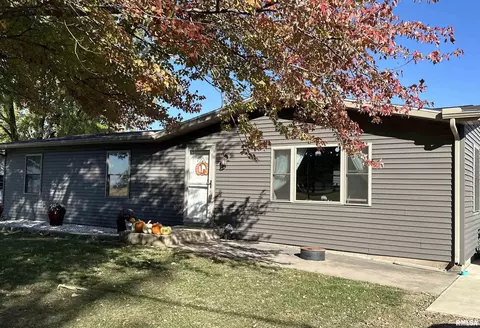 1436 Main St, Bushnell, IL 61422
