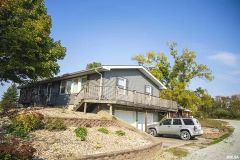 1906 E County Road 2820, Dallas City, IL 62330
