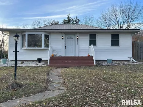 901 Shady Acres Ln, Quincy, IL 62305