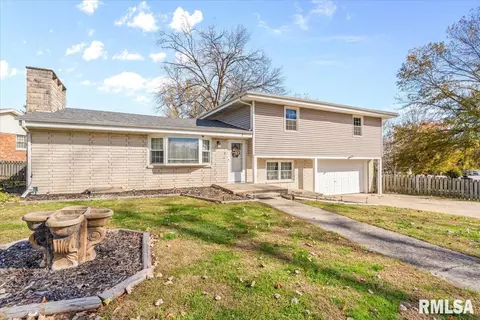 2 Vivian Ln, Springfield, IL 62712