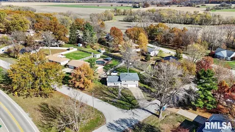 2 Vivian Ln, Springfield, IL 62712 photo 2