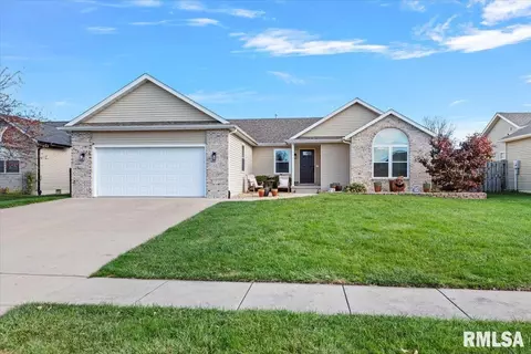 418 Mayapple Glen St, Chatham, IL 62629