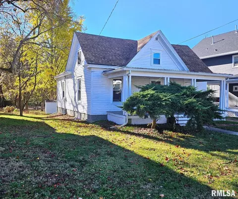 517 E 2nd South St, Carlinville, IL 62626