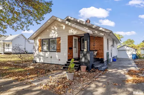605 W Maple Ave, Springfield, IL 62702 photo 2