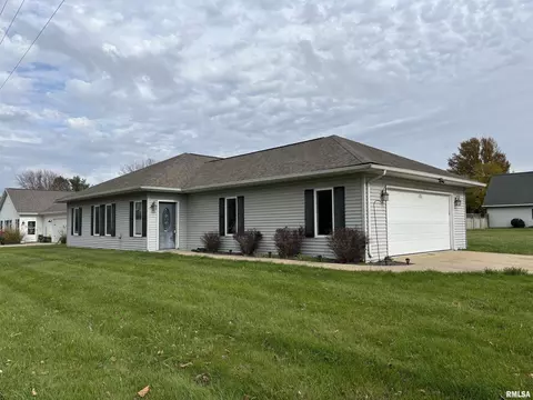 5303 Glencrie Dr, Quincy, IL 62305