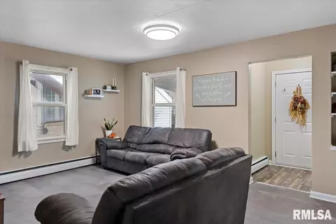 1449 N 3rd St, Springfield, IL 62702 photo 5