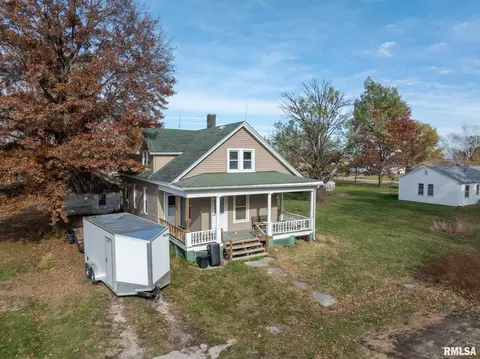 Exterior - 108 E Grant St, Avon, IL 61415 photo 1 of 2