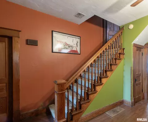Entry Way - 108 E Grant St, Avon, IL 61415 photo 2 of 2