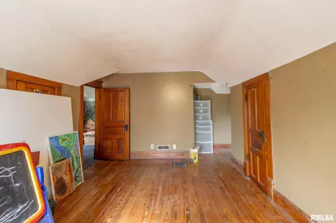 Bedroom - 108 E Grant St, Avon, IL 61415 photo 5 of 5