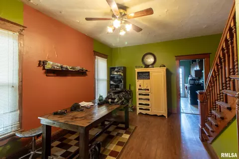 Entry Way - 108 E Grant St, Avon, IL 61415 photo 1 of 2