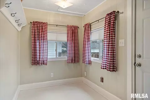 2429 S Lowell Ave, Springfield, IL 62704 photo 9