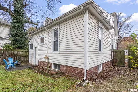 Exterior - 554 W Canedy St, Springfield, IL 62704 photo 2 of 4