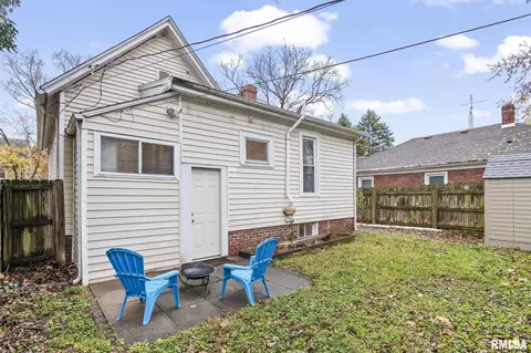 Exterior - 554 W Canedy St, Springfield, IL 62704 photo 4 of 4