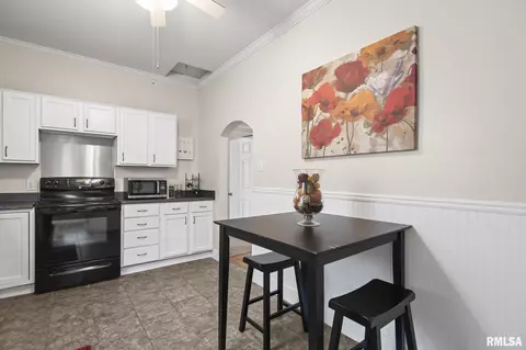 Kitchen - 554 W Canedy St, Springfield, IL 62704 photo 4 of 4