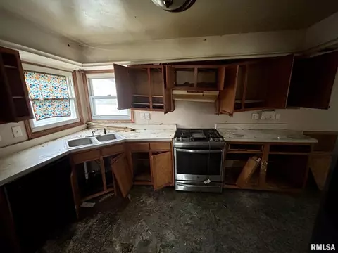 2400 S 8th St, Springfield, IL 62703 photo 8