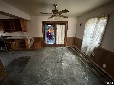 2400 S 8th St, Springfield, IL 62703 photo 6