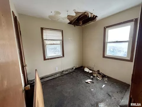 2400 S 8th St, Springfield, IL 62703 photo 9