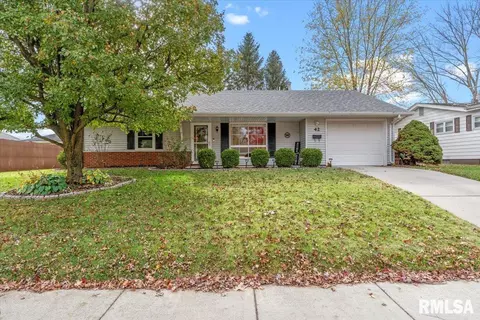 42 Groton Dr, Springfield, IL 62702