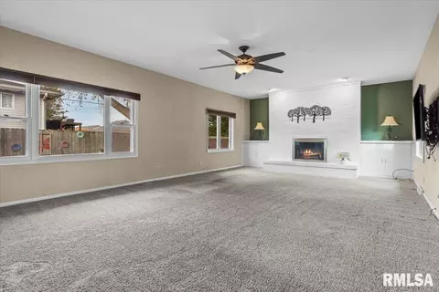 2207 W Iles Ave, Springfield, IL 62704 photo 9