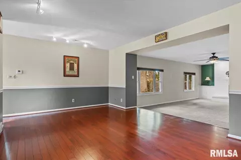 2207 W Iles Ave, Springfield, IL 62704 photo 3