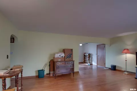 317 W Maple St, Ursa, IL 62376 photo 6