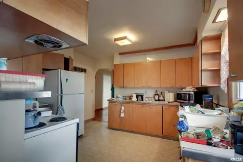 317 W Maple St, Ursa, IL 62376 photo 11