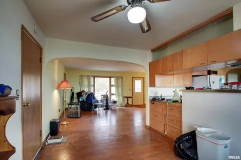 317 W Maple St, Ursa, IL 62376 photo 10
