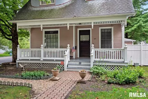 717 S Walnut St, Springfield, IL 62704 photo 4