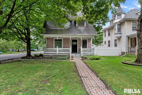 717 S Walnut St, Springfield, IL 62704 photo 2