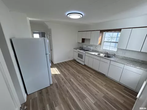 1205 N Poole St, Springfield, IL 62702 photo 6