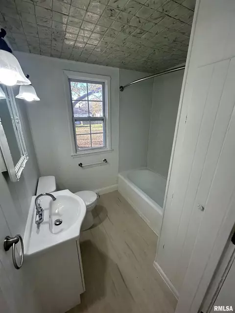 1205 N Poole St, Springfield, IL 62702 photo 7