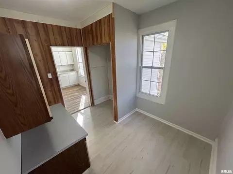 1205 N Poole St, Springfield, IL 62702 photo 9