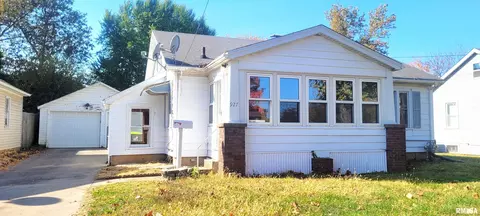 927 S Diamond St, Jacksonville, IL 62650