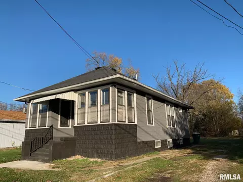 439 S Henderson St, Galesburg, IL 61401