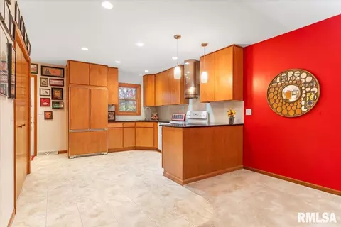 Kitchen - 5220 Carlton St, Springfield, IL 62703 photo 1 of 4